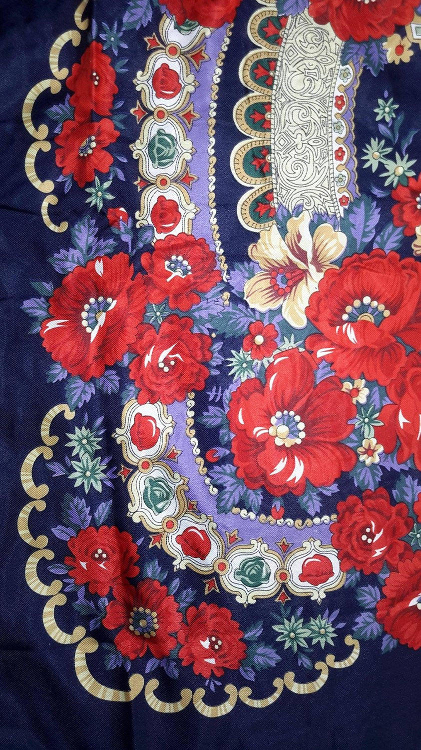 Traditional Polish Ukrainian Folk Shawl with Fringes - Navy - Taste of Poland
 - 2