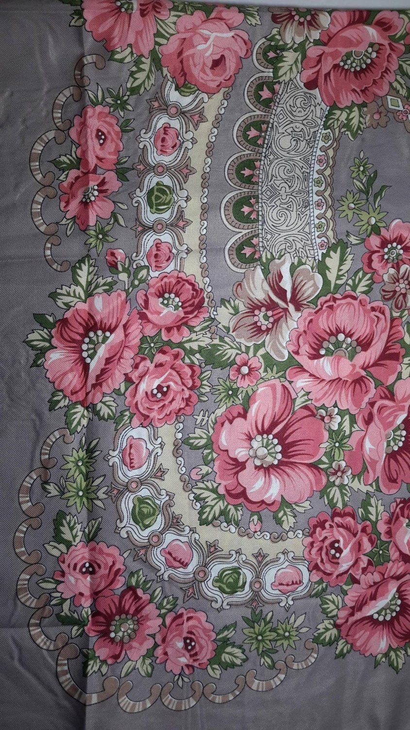 Traditional Polish Ukrainian Folk Shawl with Fringes - Khaki - Taste of Poland
 - 2