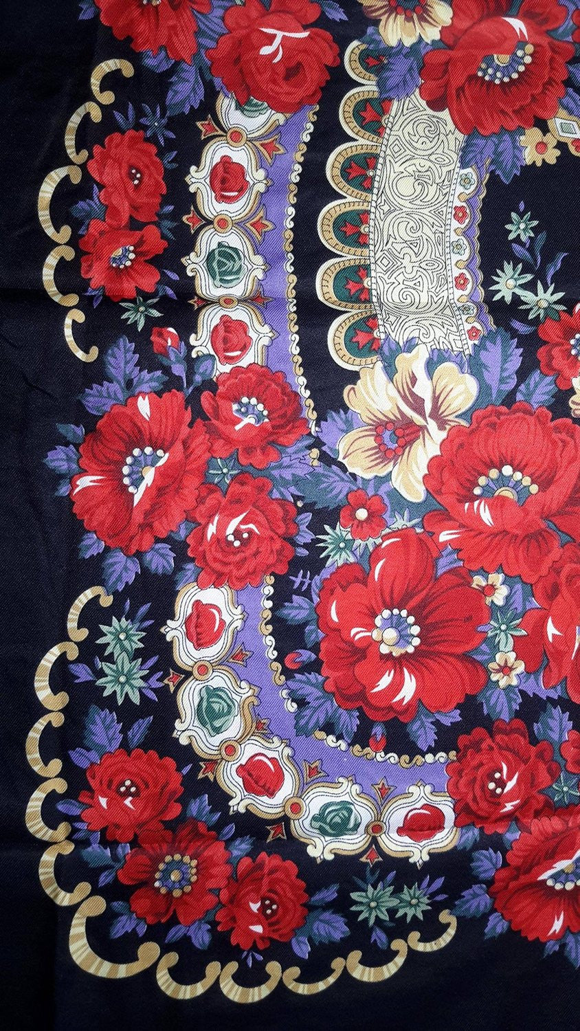 Traditional Polish Ukrainian Folk Shawl with Fringes - Black - Taste of Poland
 - 2