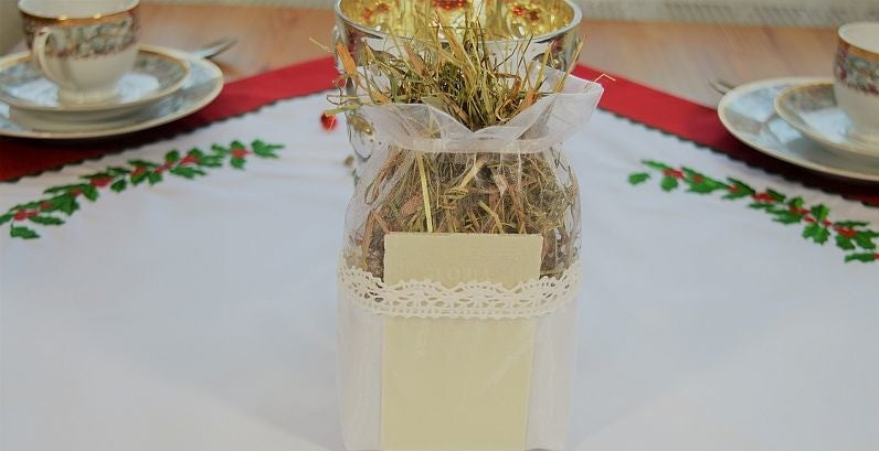 Traditional Polish Lace White Pouch Holder with Christmas Wafer & Hay Set